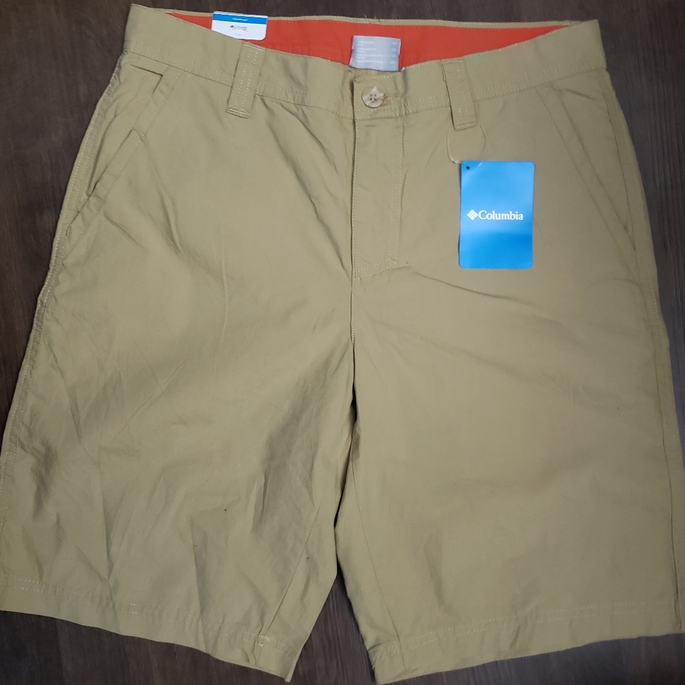 Khaki shorts